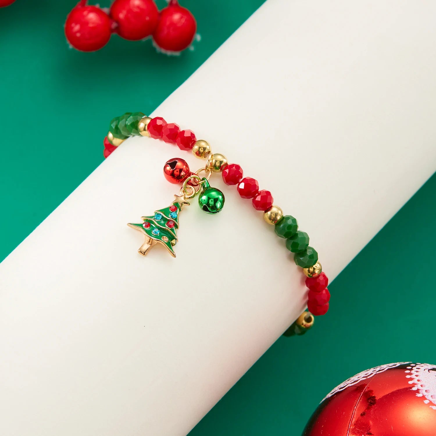 Trendy Small Crystal Bead Xmas Bracelet for Women Men Fashion Handmade Christmas Tree Snowman Elastic Bracelet Jewelry Gifts