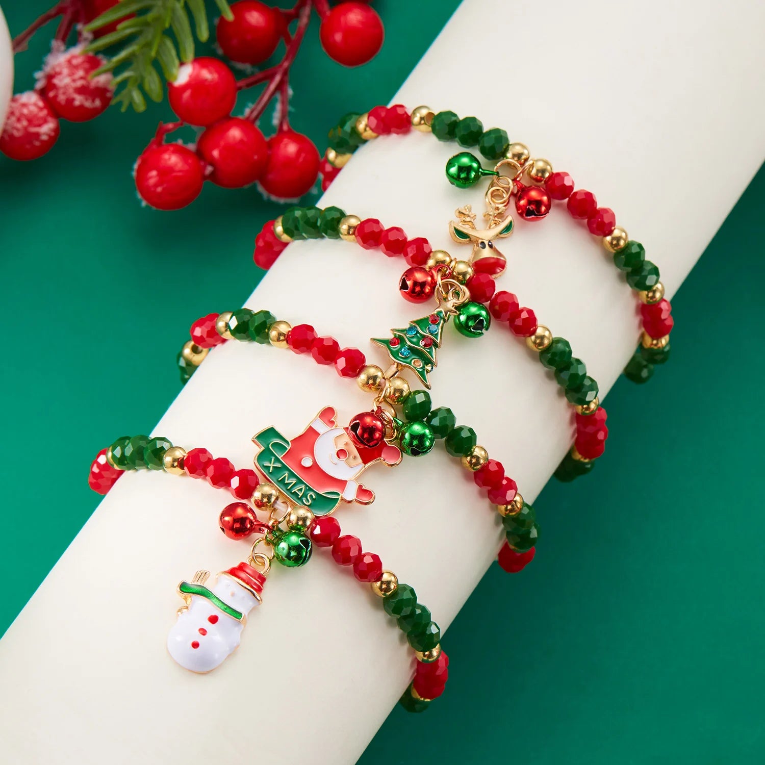 Trendy Small Crystal Bead Xmas Bracelet for Women Men Fashion Handmade Christmas Tree Snowman Elastic Bracelet Jewelry Gifts