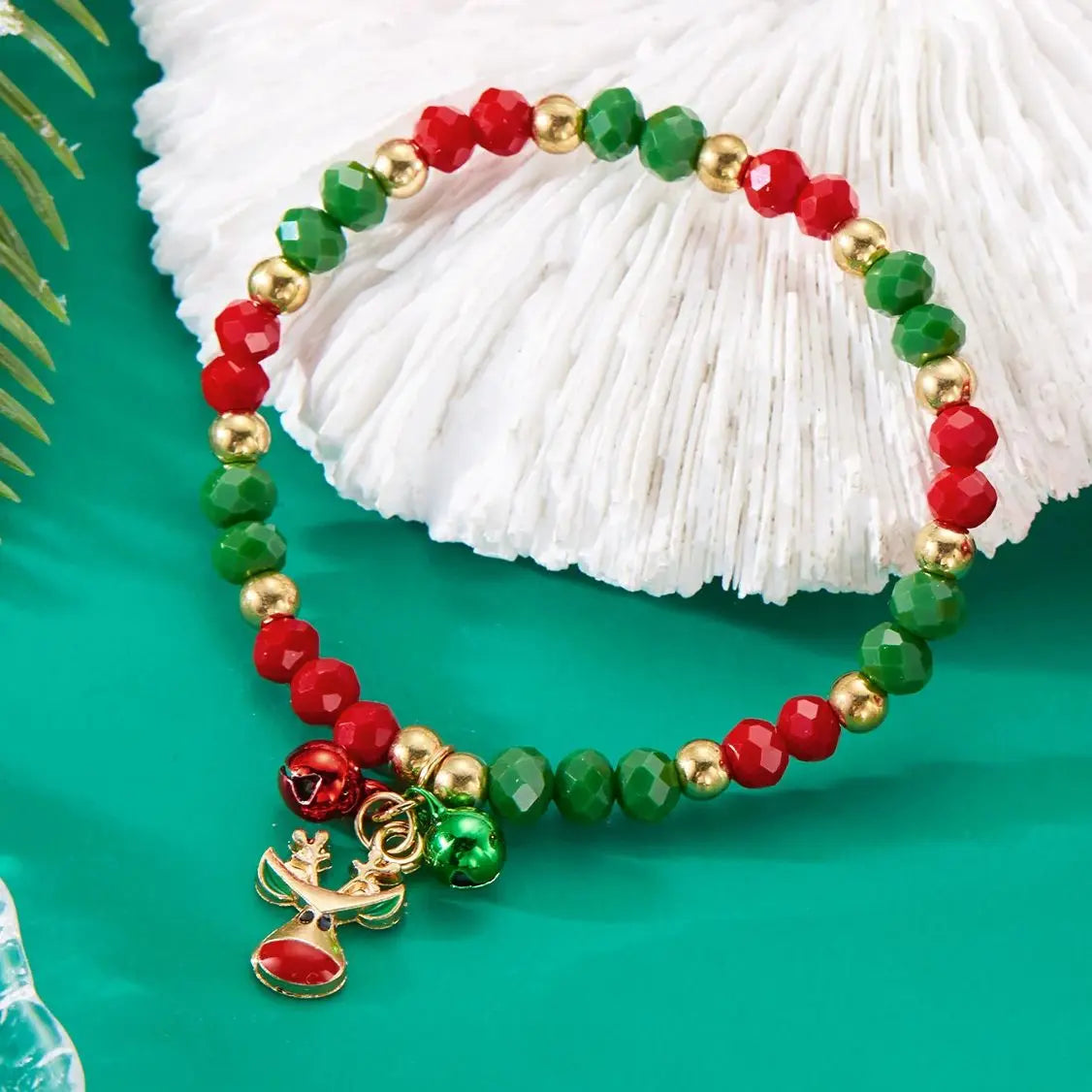 Trendy Small Crystal Bead Xmas Bracelet for Women Men Fashion Handmade Christmas Tree Snowman Elastic Bracelet Jewelry Gifts